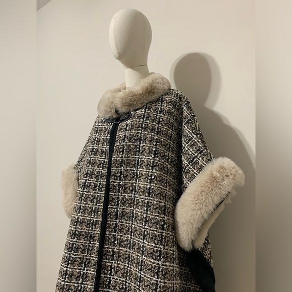 Creme / Tan, Black and White Plaid Tweed Mix Color Fur Cape - Picture 9 of 17